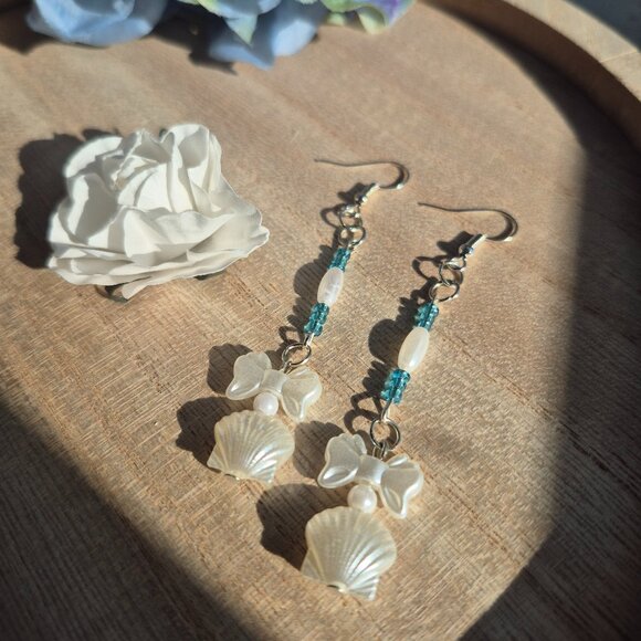Handmade long blue seashell earrings - Picture 1 of 3